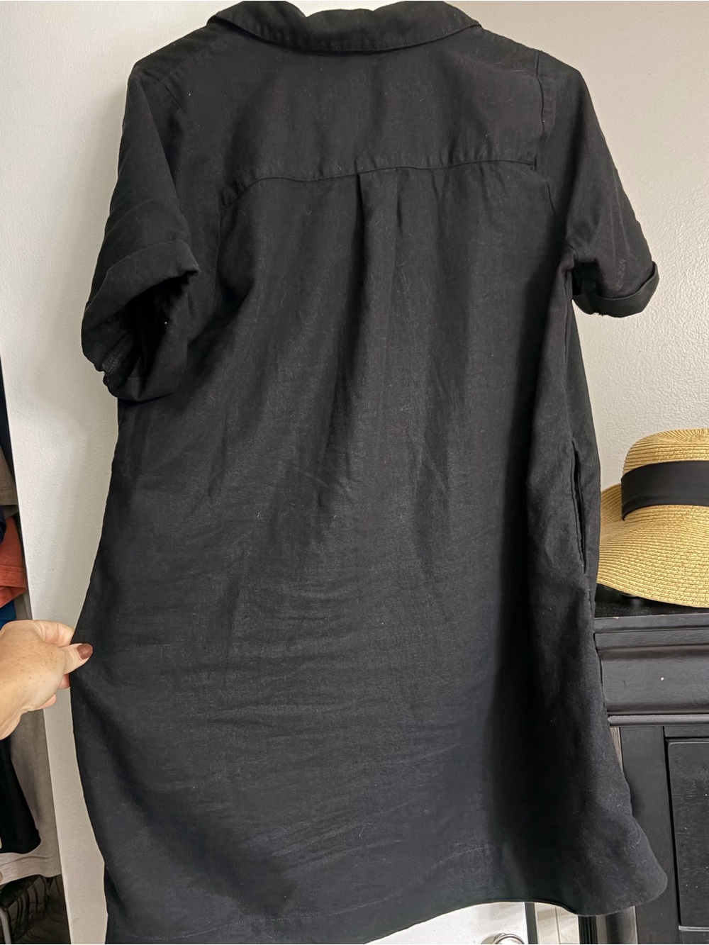 Old Navy Black Short-Sleeve Button-Down Shirt - Picture 4 of 4